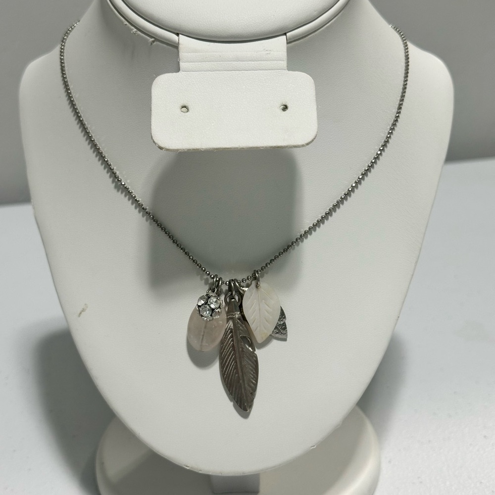 Excellent Long Silver and Cream Leaf Pendant Necklace
